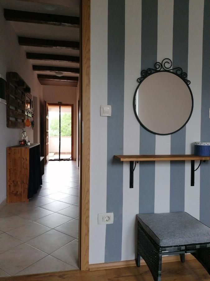 House Mario Near Rovinj Appartement Kanfanar Buitenkant foto